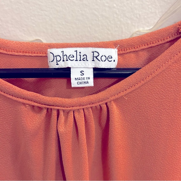 Ophelia Roe women’s top Size smalll detailed cap sleeve - Picture 3 of 4